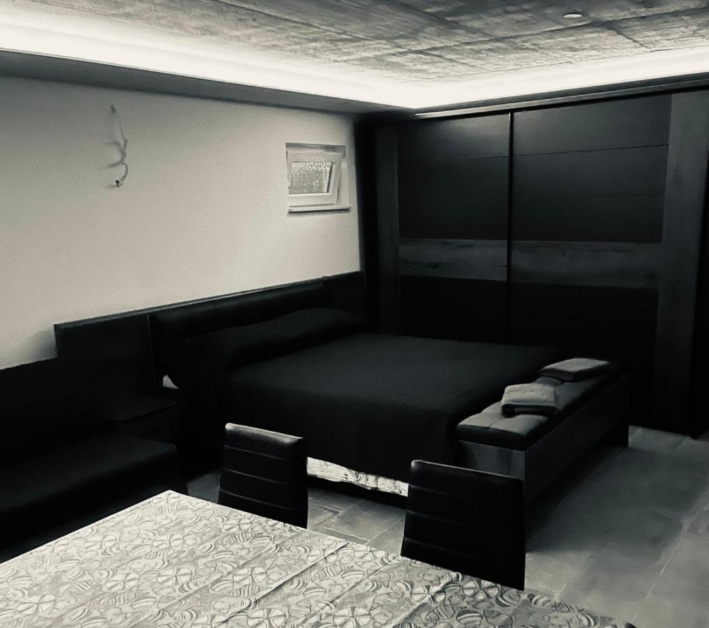 Apartma Doki Basement *